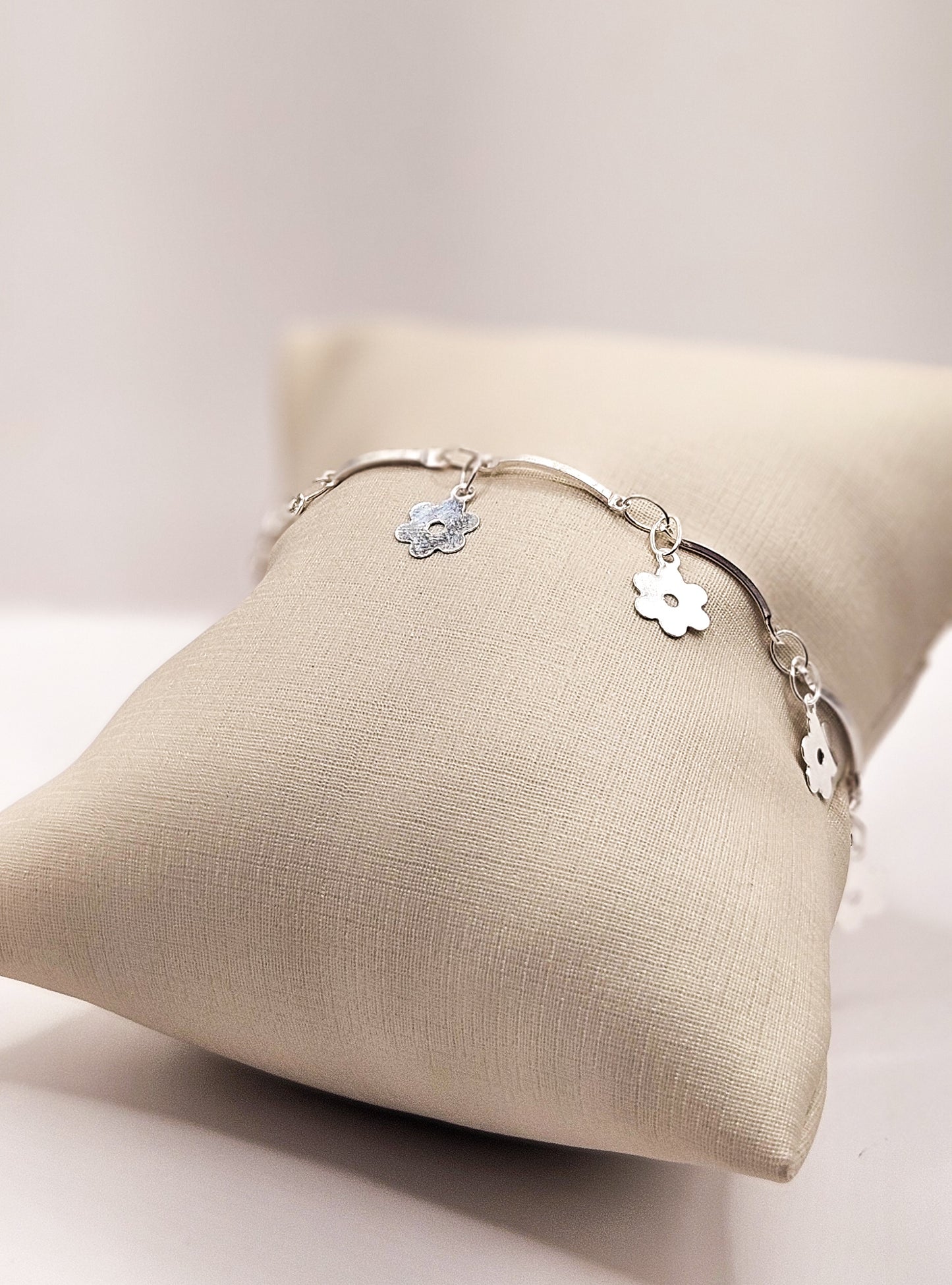 Pulseira Camélia Prateada